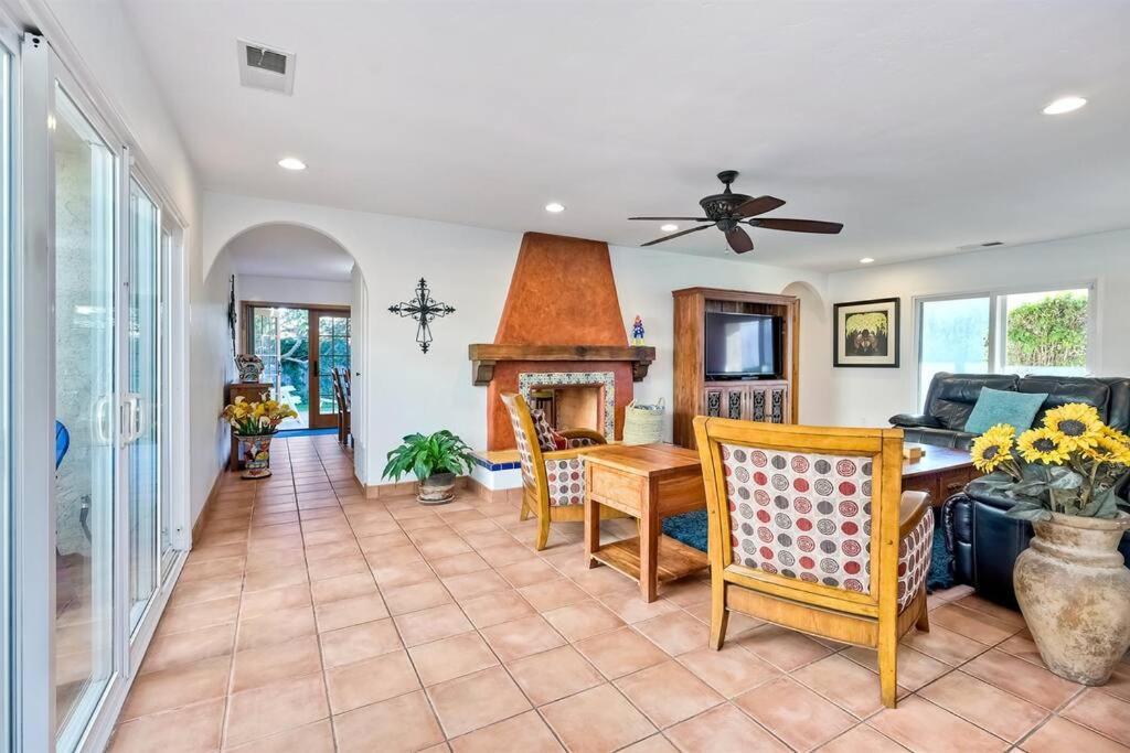 Great Group Retreat! Hacienda Decor, Spacious Floor Plan, Private Backyard Carlsbad Dış mekan fotoğraf